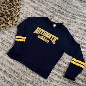 sporty sweatshirt